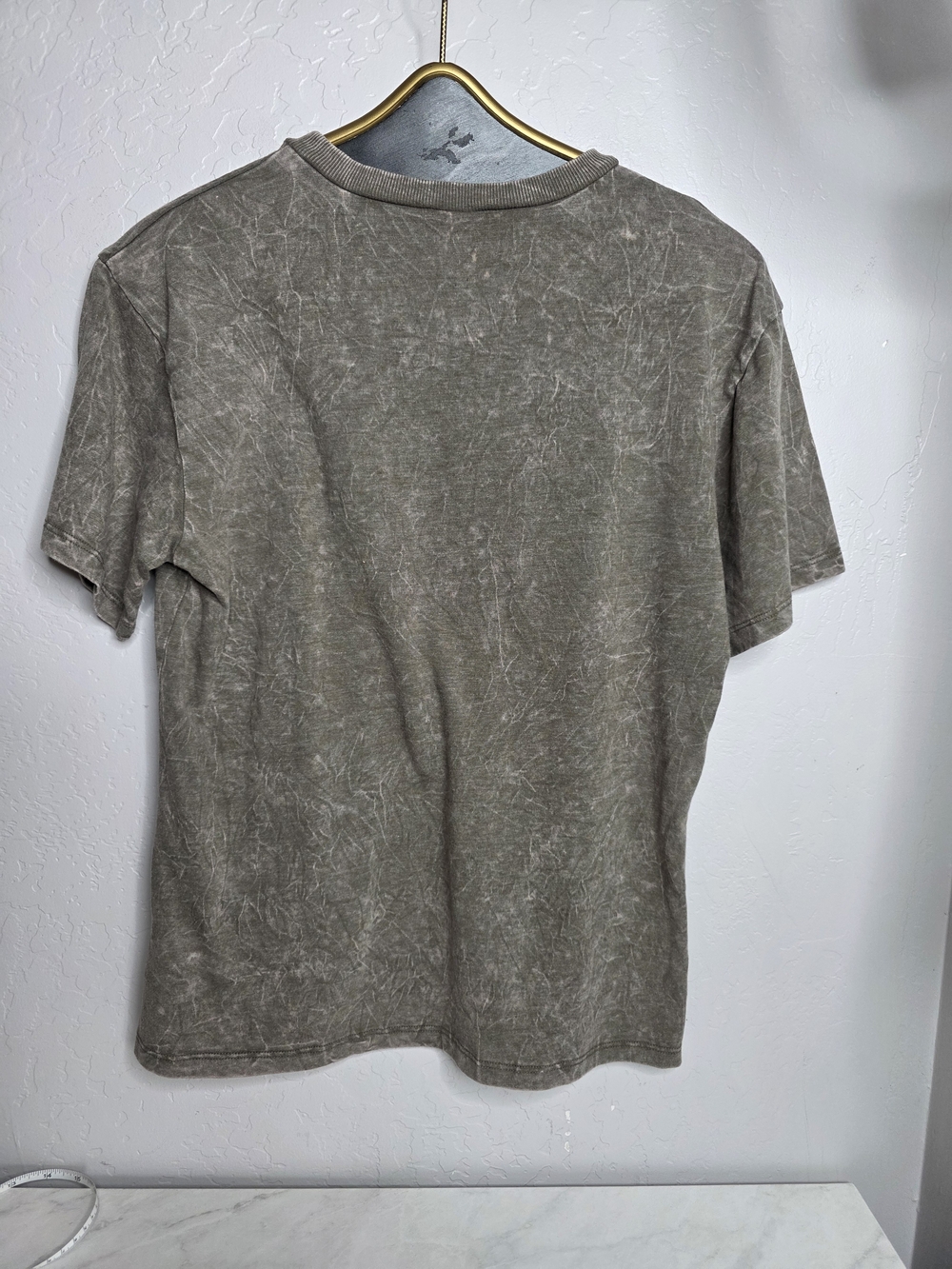 No Boundries Washed Olive Short Sleeve Crewneck T-Shirt Size Medium - Picture 2 of 5